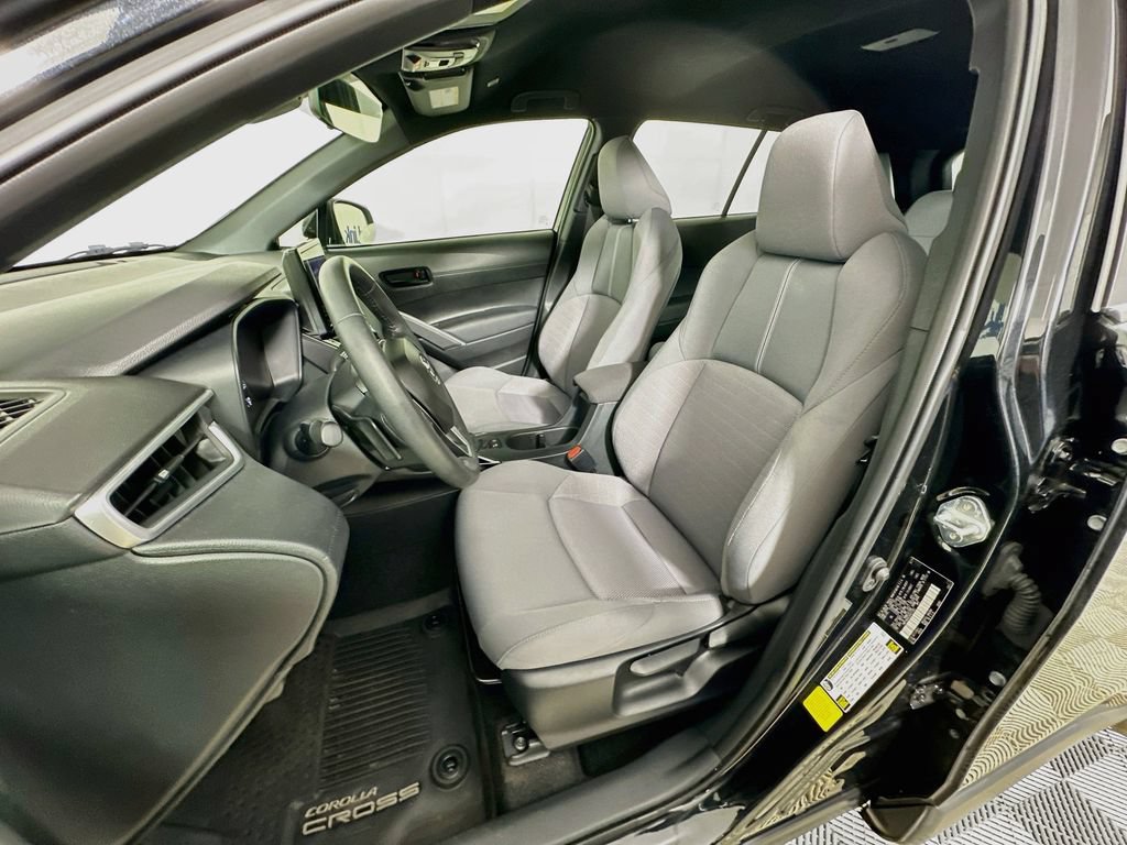Used 2024 Toyota Corolla Cross AWD Hybrid image 23