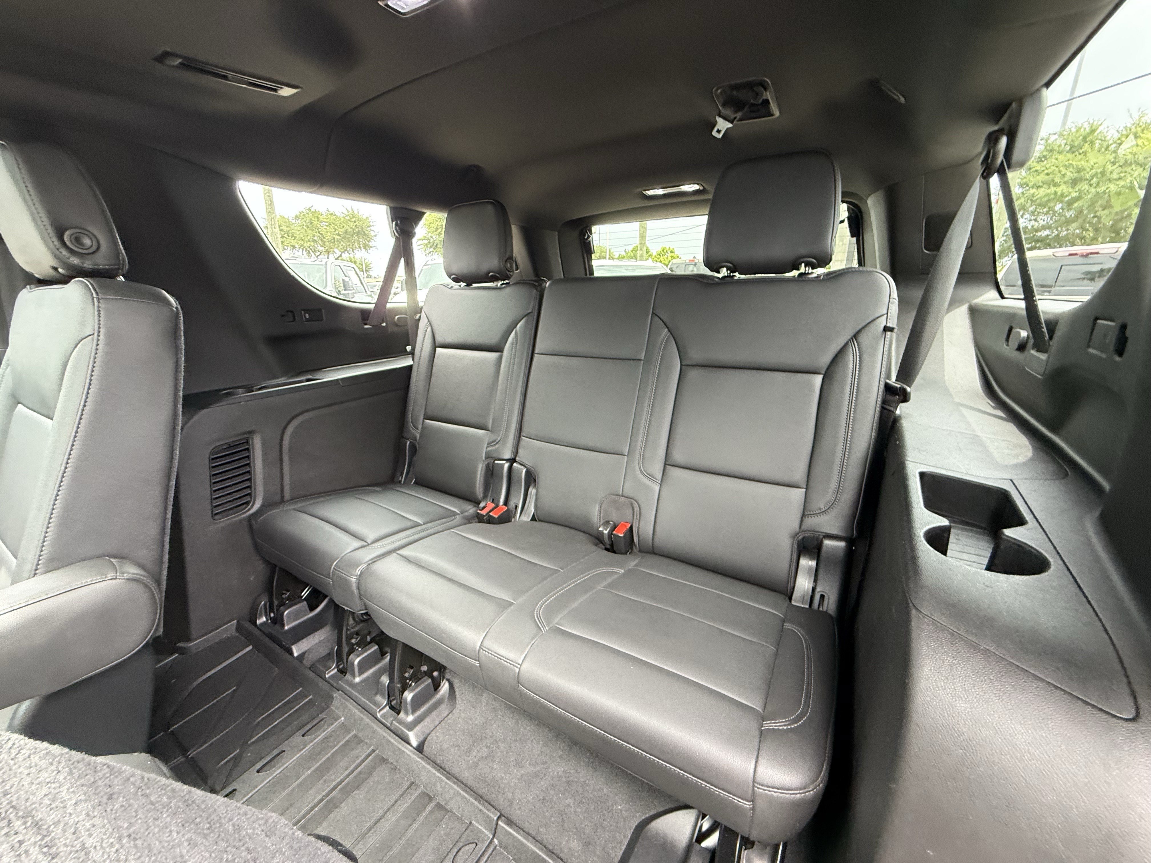 Used 2021 Chevrolet Suburban Z71 w/ Luxury Package AWD/4WD image 29