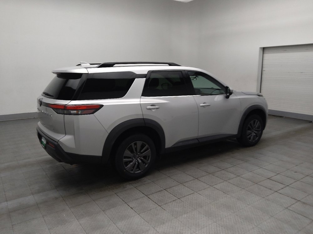 Used 2023 Nissan Pathfinder SV image 10