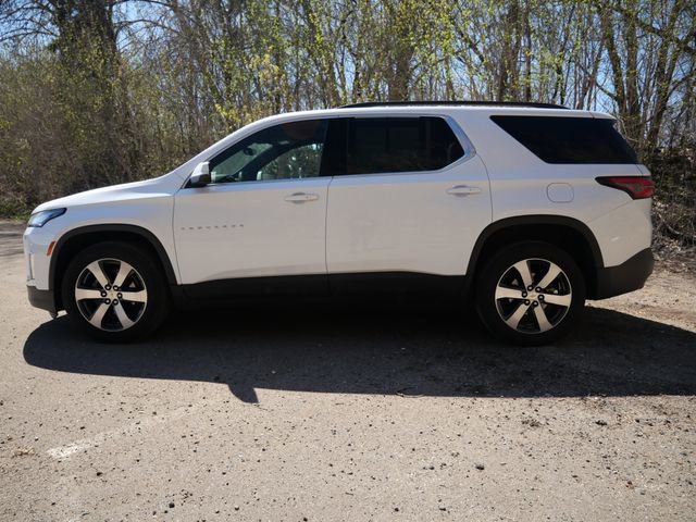 Used 2023 Chevrolet Traverse LT w/ LT Premium Package image 4