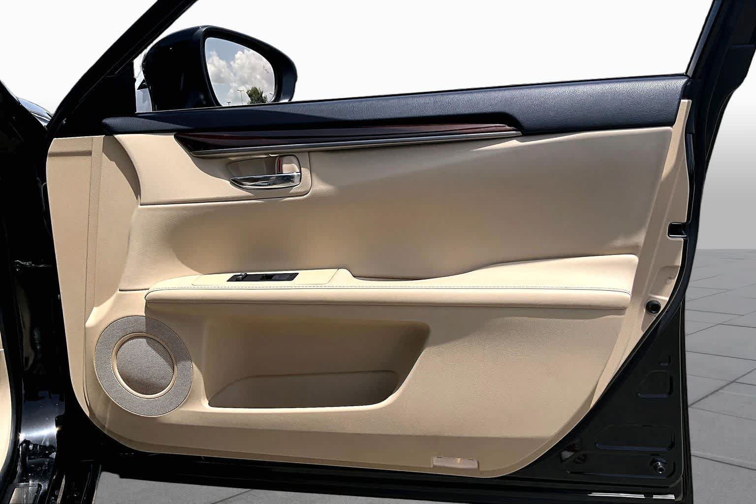 Used 2014 Lexus ES 350 w/ Luxury Package FWD image 20