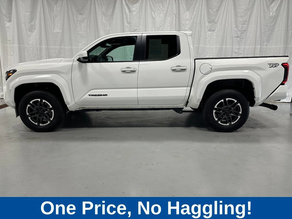Used 2026 Toyota Tacoma TRD Sport AWD/4WD image 4