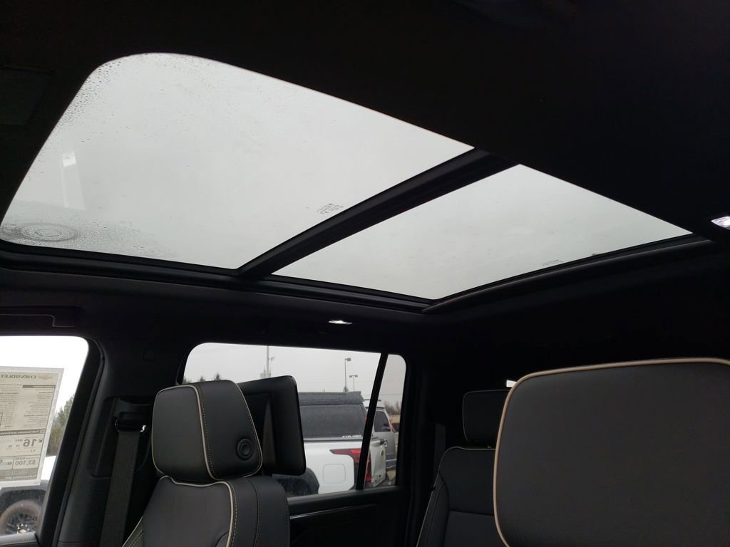 New 2026 Chevrolet Suburban Premier image 20