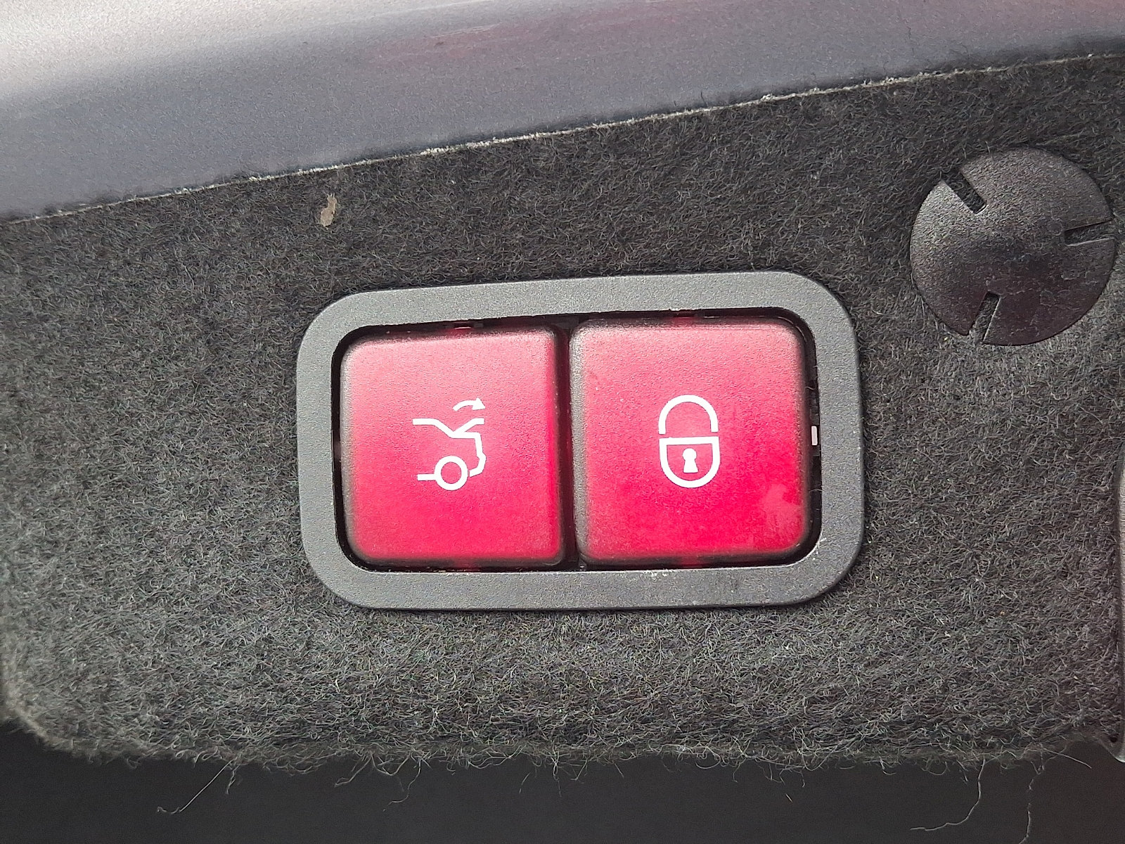 Certified 2018 Mercedes-Benz C 300 4MATIC Sedan image 30