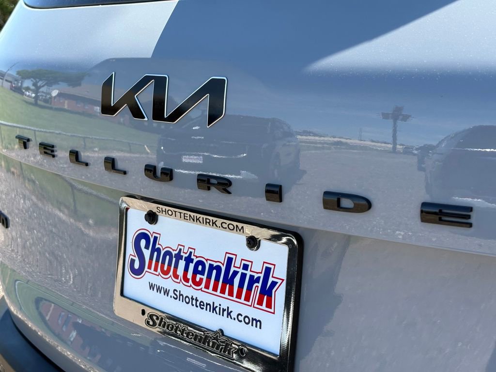 Used 2022 Kia Telluride SX w/ SX Prestige Package image 11