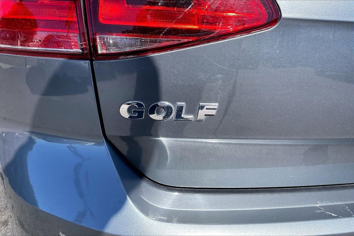 Used 2017 Volkswagen Golf SE FWD image 8