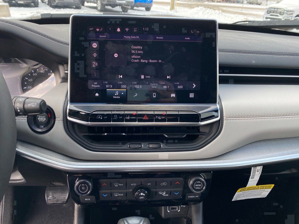 Used 2025 Jeep Compass Limited image 11