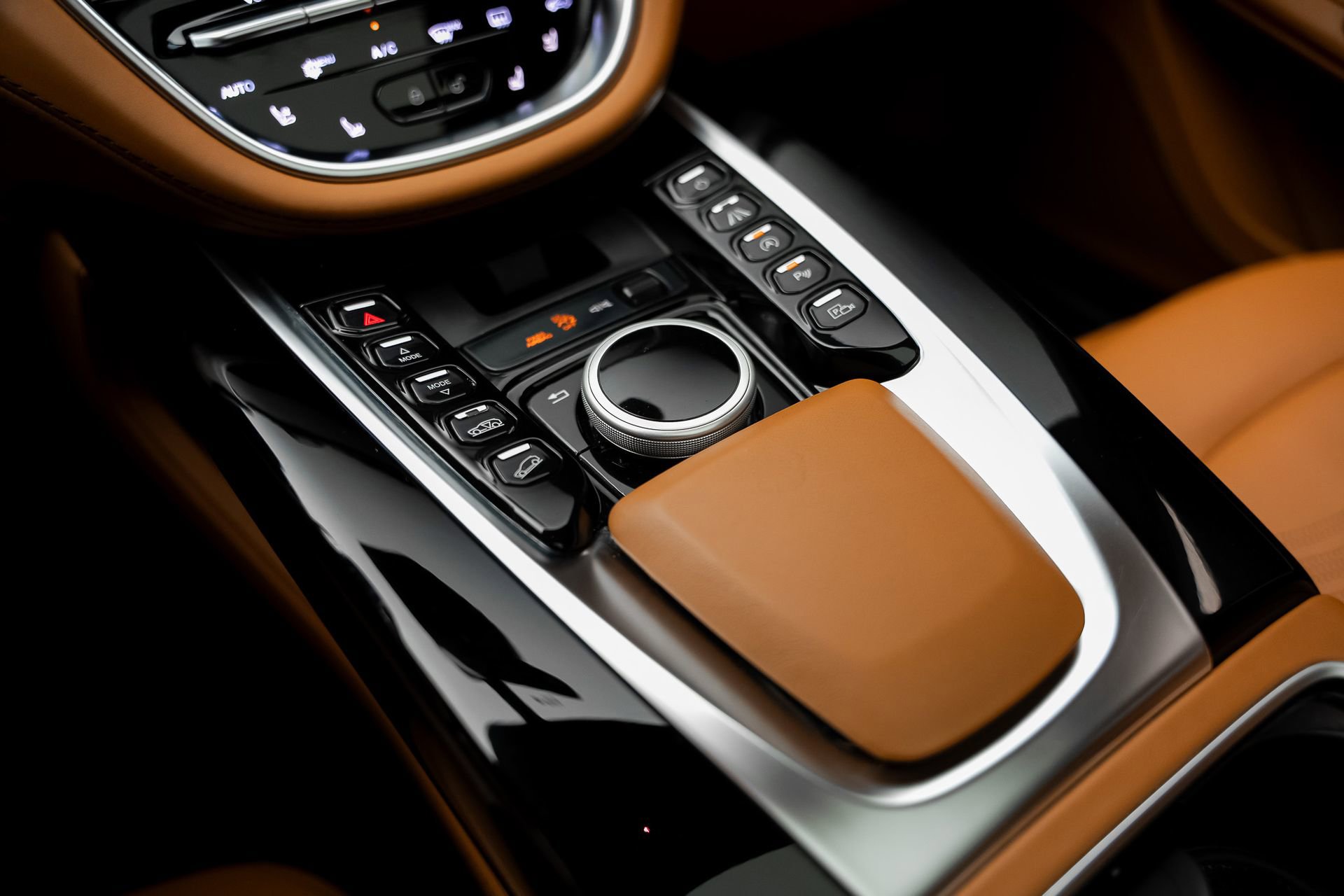 Used 2023 Aston Martin DBX AWD/4WD image 50