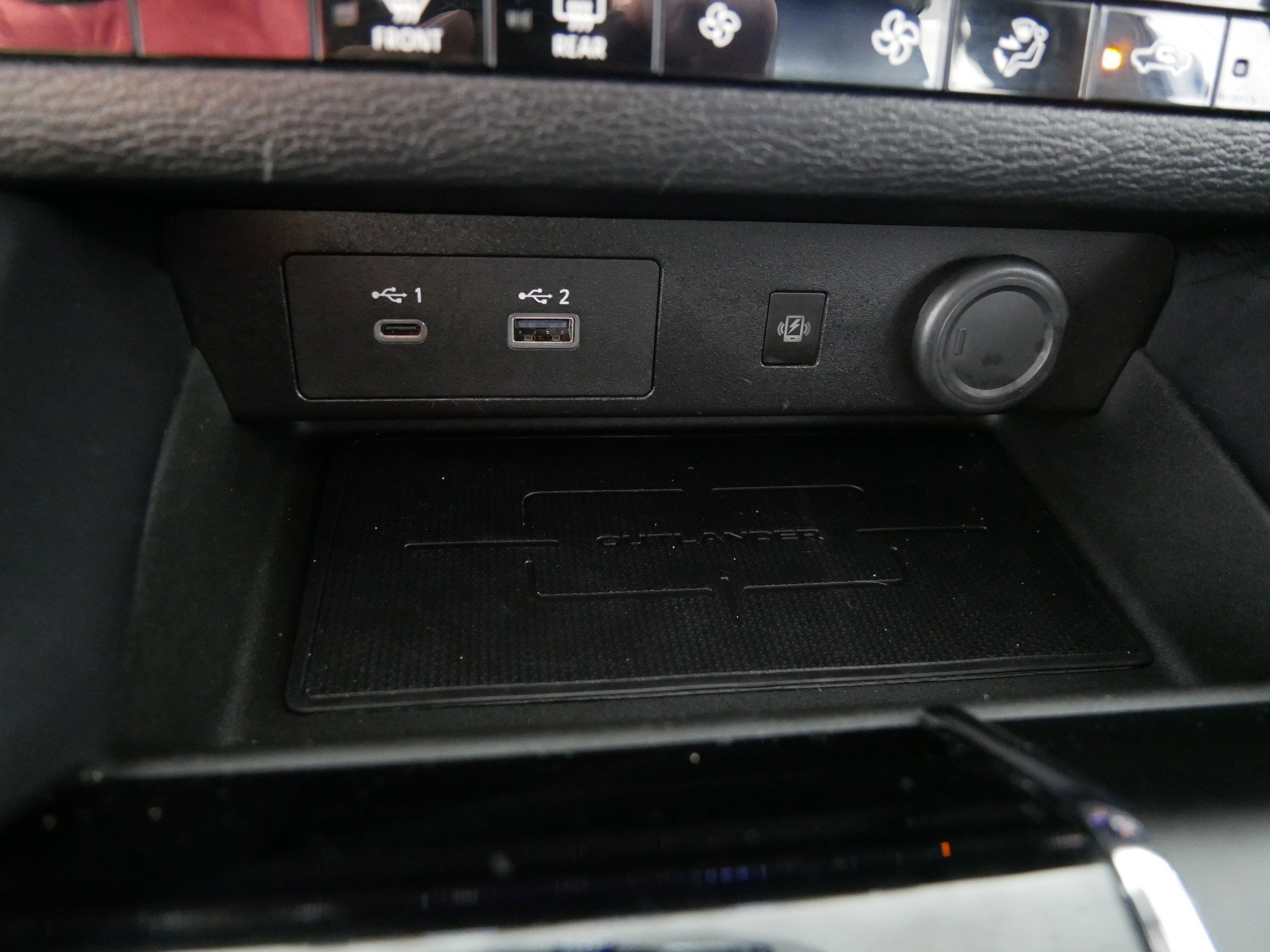 Used 2024 Mitsubishi Outlander SE AWD/4WD image 29