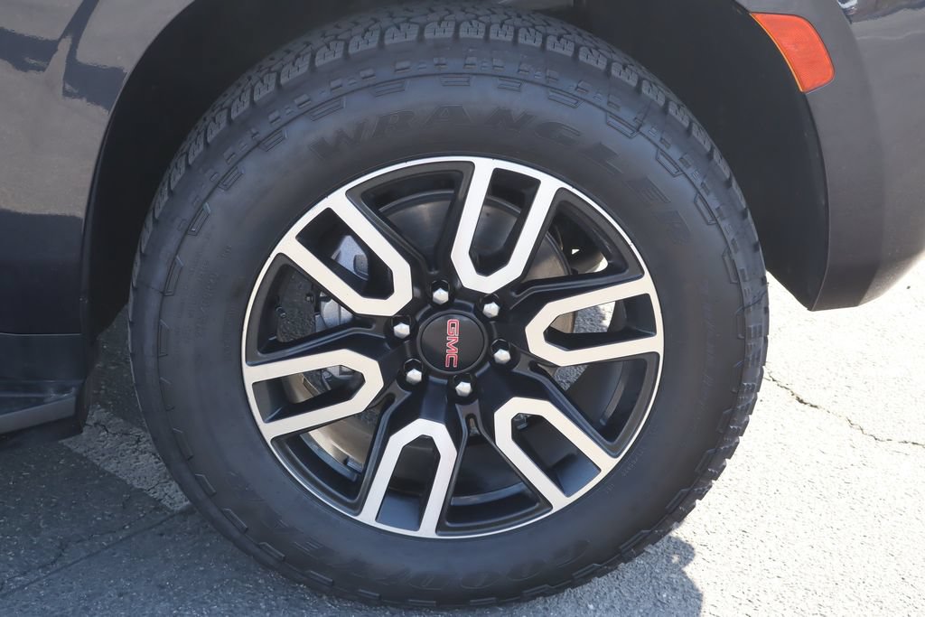 Used 2023 GMC Yukon XL AT4 w/ Max Trailering Package AWD/4WD image 10