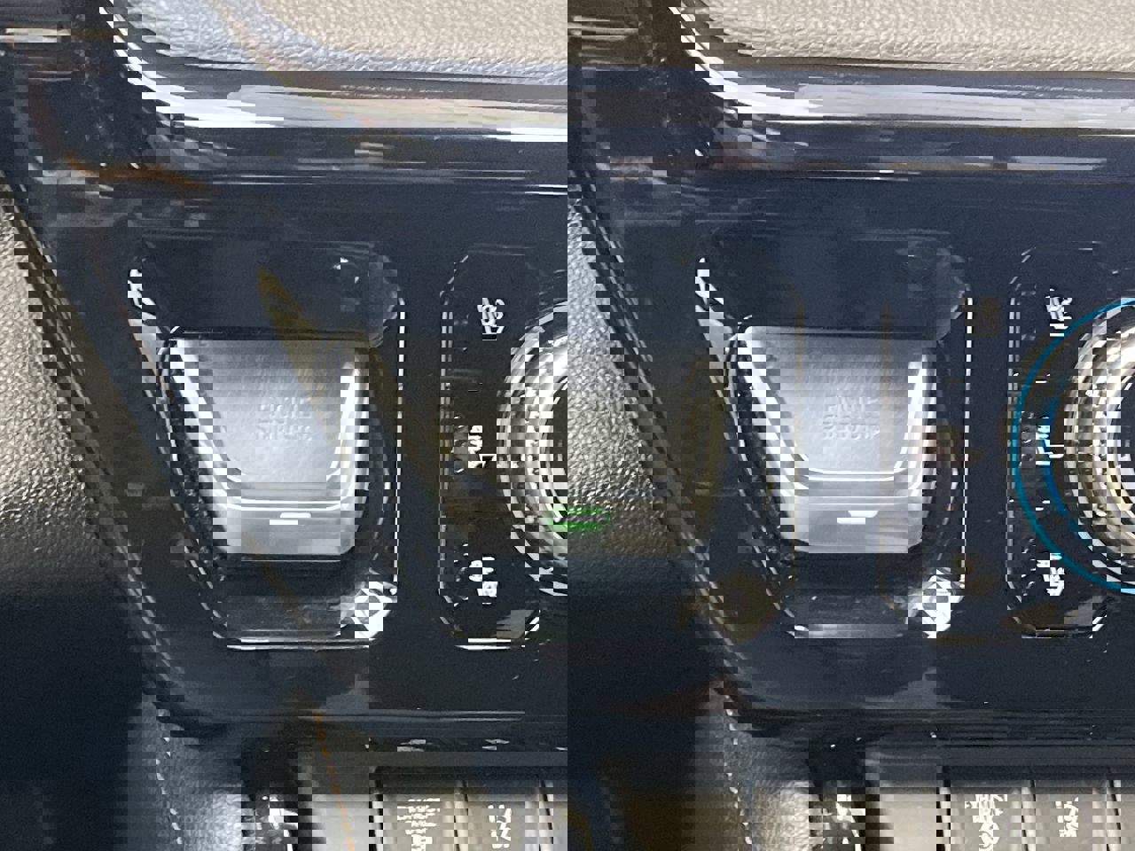 Certified 2024 GMC Sierra 2500 AT4 w/ Technology Package image 23