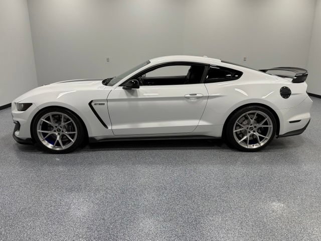 Used 2016 Ford Mustang Shelby GT350 w/ Technology Package RWD image 8