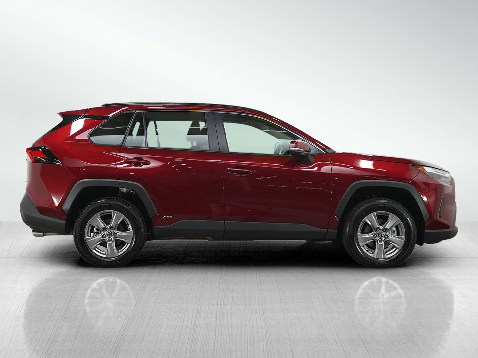 Used 2025 Toyota RAV4 LE AWD/4WD image 6