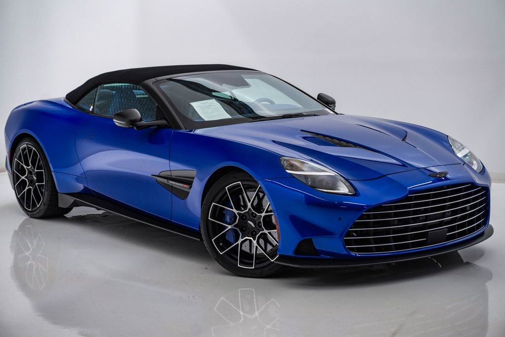 Used 2026 Aston Martin Vanquish Convertible RWD image 7