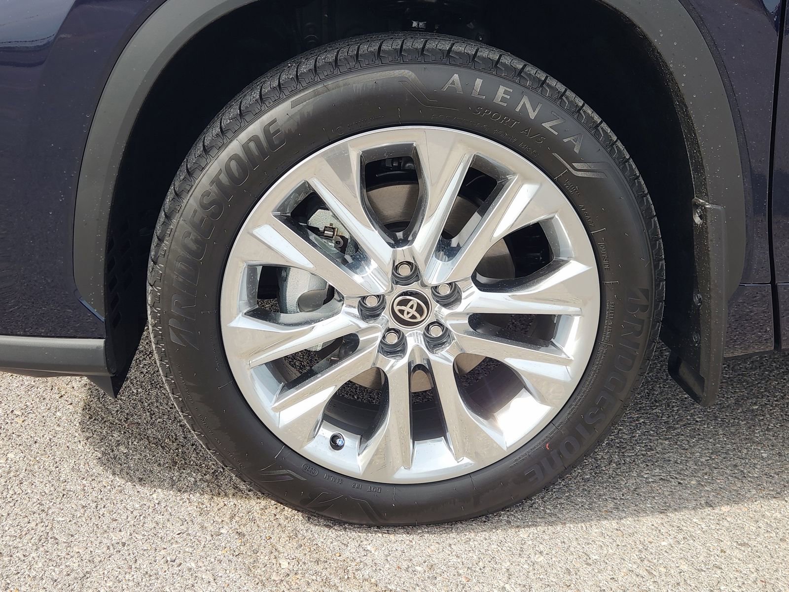 New 2026 Toyota Highlander Limited image 13