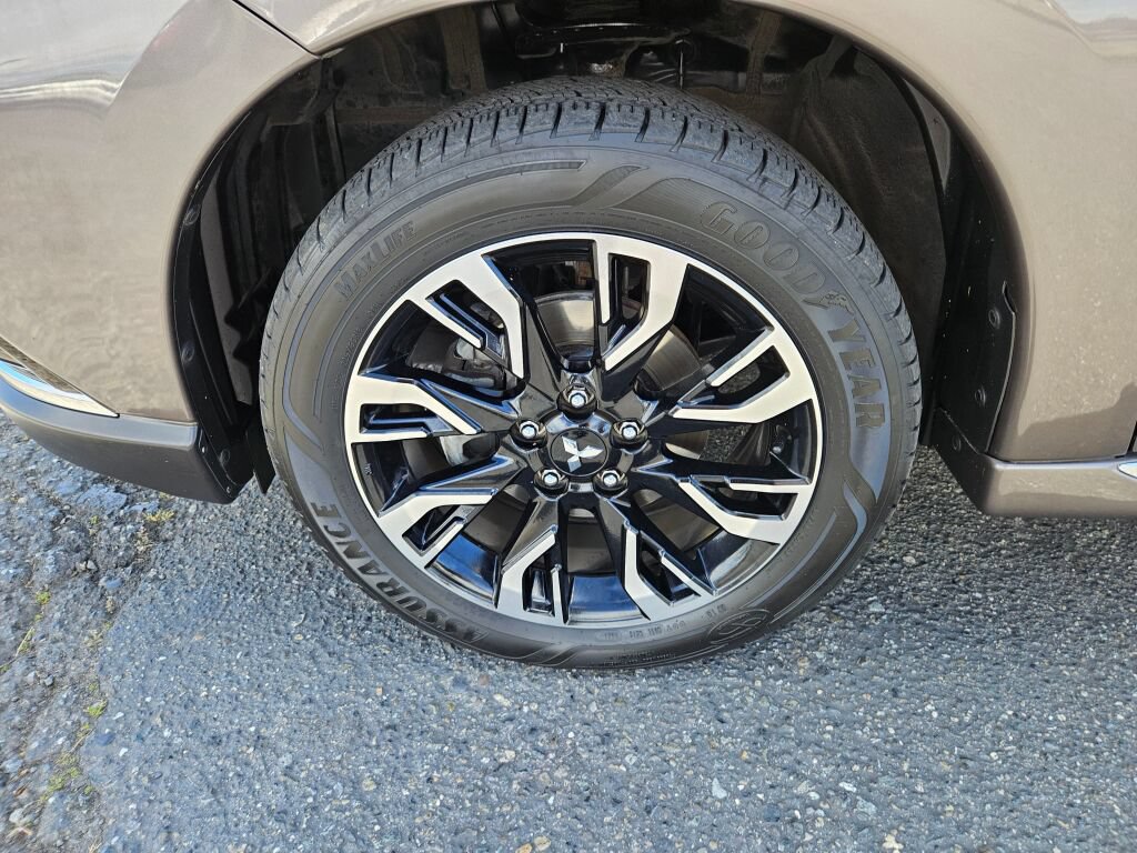 Used 2018 Mitsubishi Outlander SEL AWD/4WD image 8