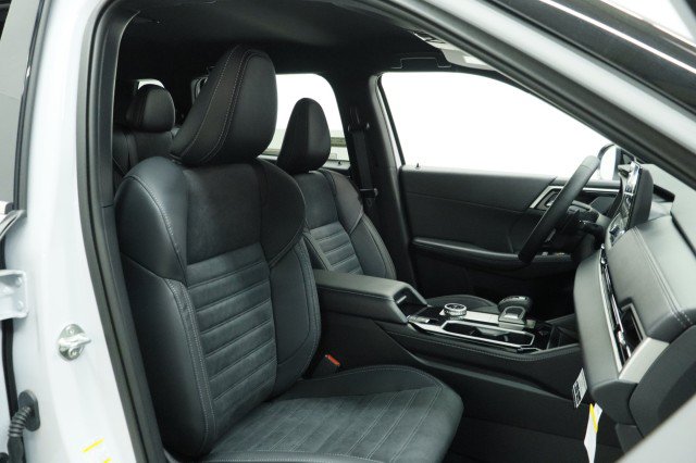 New 2026 Mitsubishi Outlander LE FWD image 18