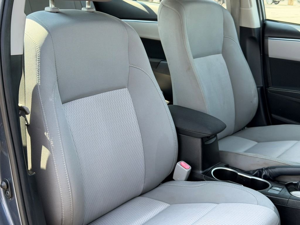 Used 2015 Toyota Corolla LE image 9