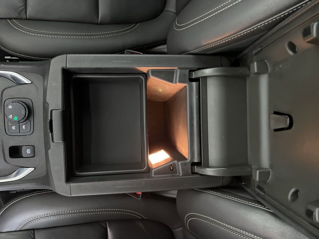 Used 2023 Chevrolet Traverse LT w/ LPO, Floor Liner Package AWD/4WD image 16