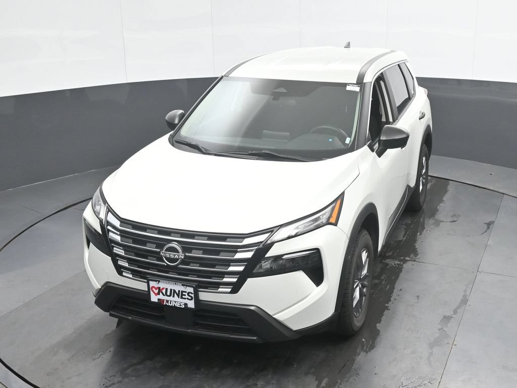 Used 2024 Nissan Rogue S AWD/4WD image 37