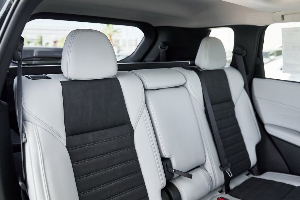Used 2025 Mitsubishi Outlander SE FWD image 28