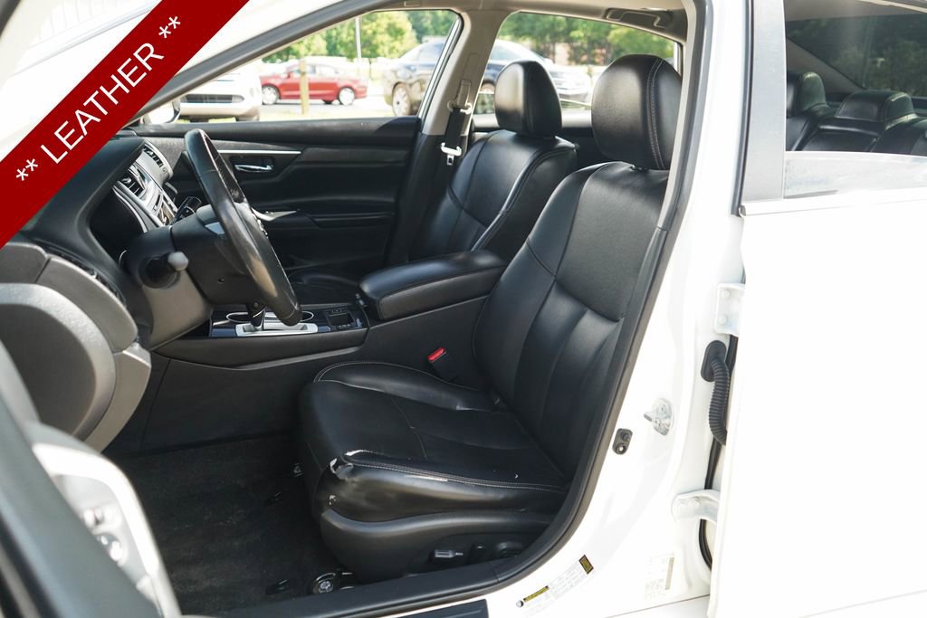 Used 2017 Nissan Altima 2.5 SL w/ Moonroof Package FWD image 7