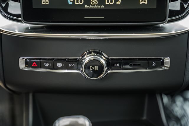 New 2026 Volvo XC90 T8 Ultra w/ Protection Package Premier AWD/4WD image 24