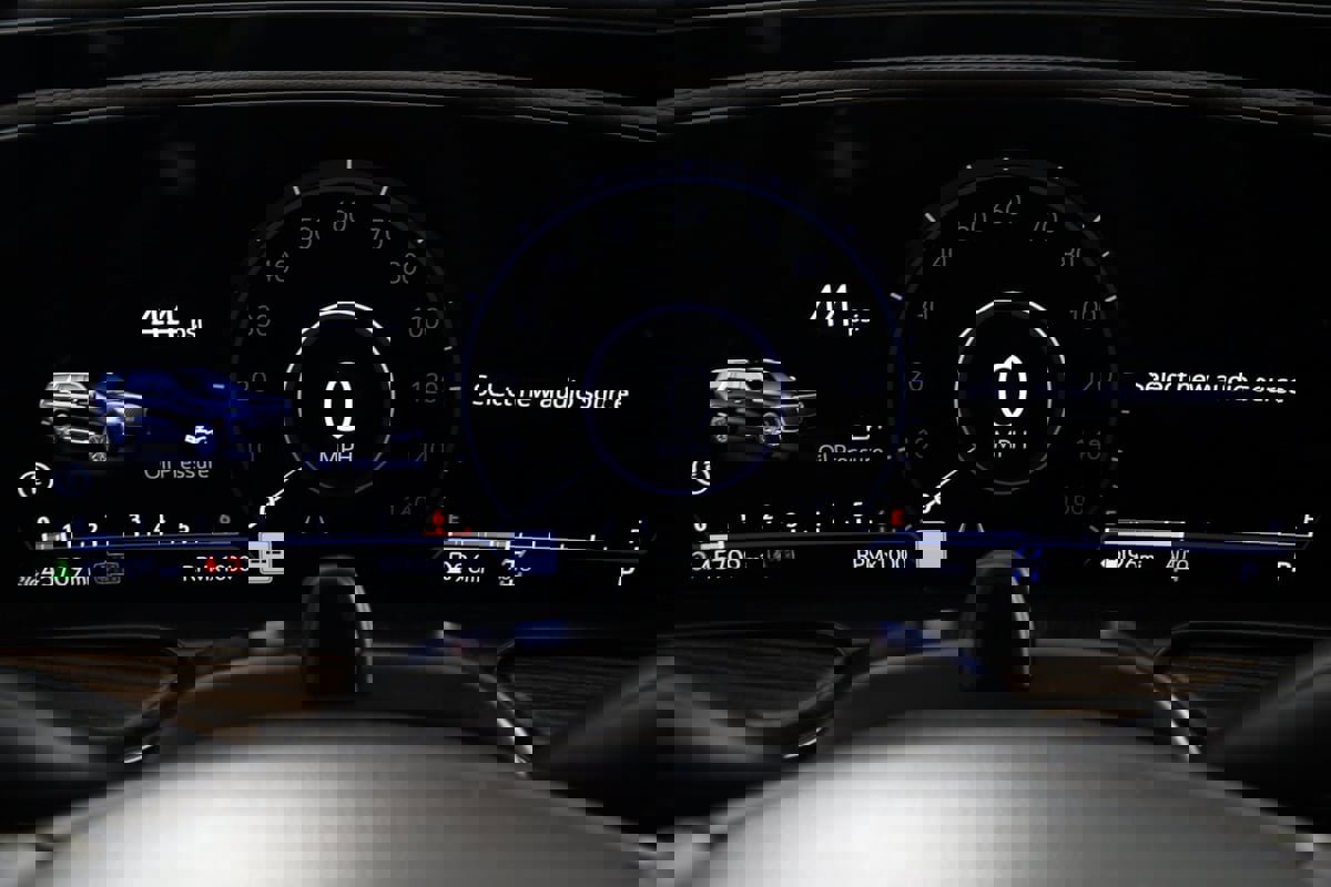 Used 2023 Cadillac Escalade Premium Luxury image 21