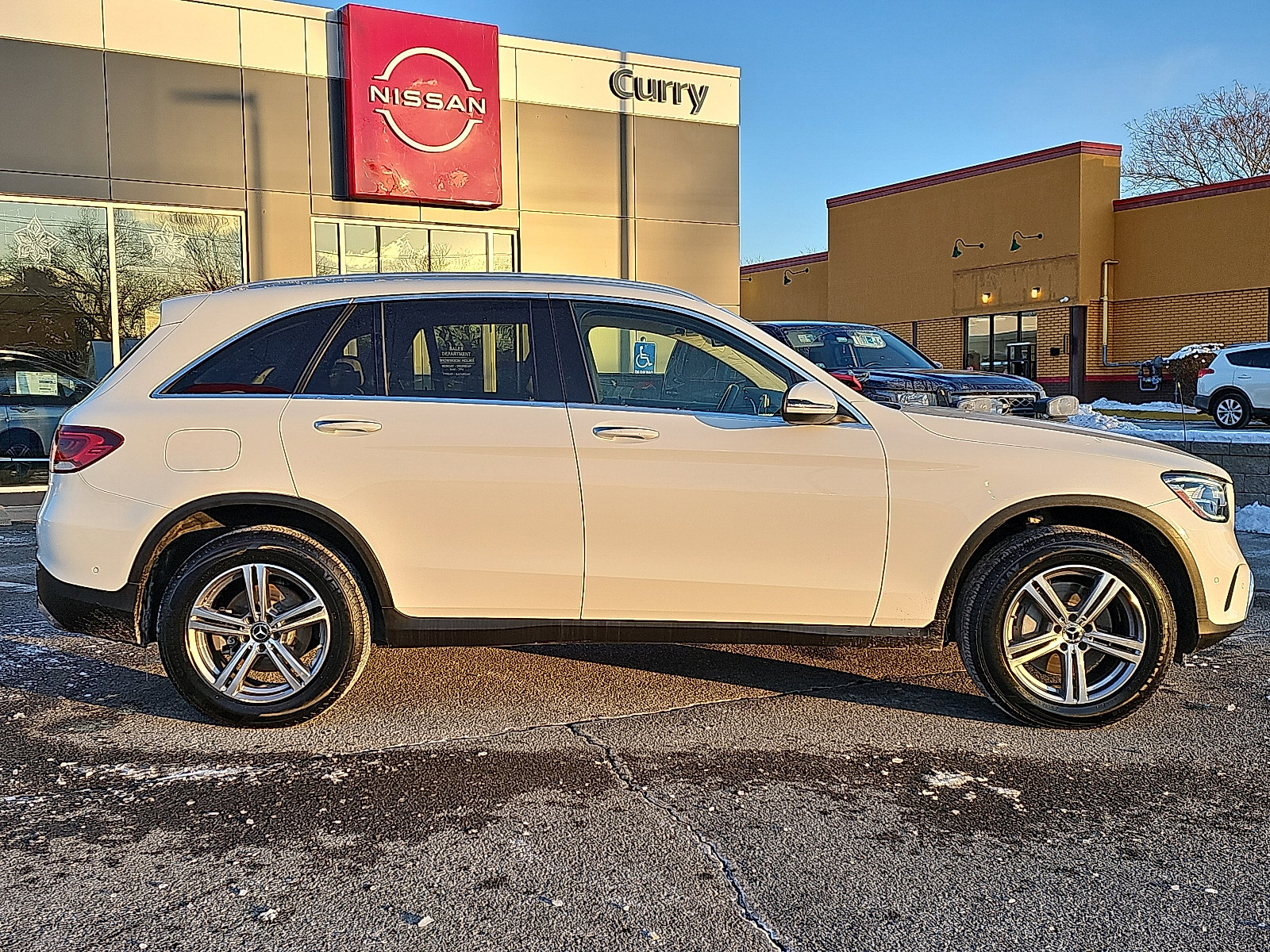 Used 2022 Mercedes-Benz GLC 300 4MATIC image 7