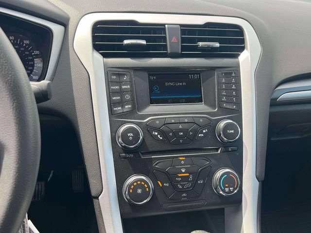Used 2015 Ford Fusion SE FWD image 13
