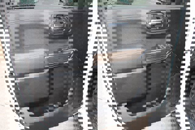 Used 2022 Chevrolet Silverado 1500 LT w/ Z71 Off-Road Package image 19