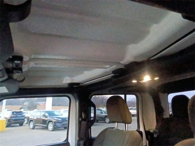 Used 2023 Jeep Gladiator Sport image 13