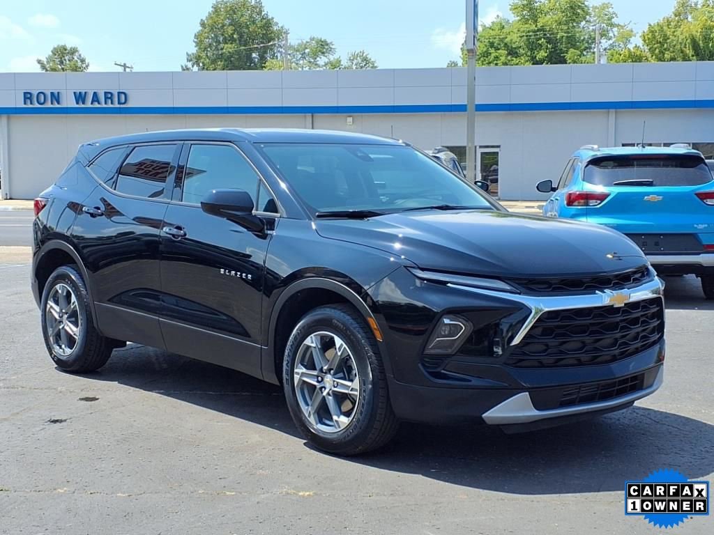 Used 2025 Chevrolet Blazer LT FWD image 5