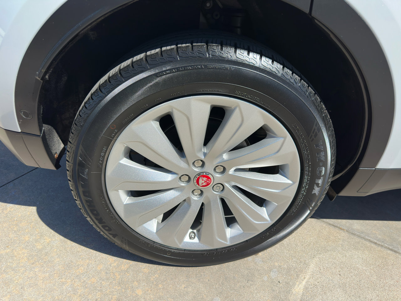 Used 2018 Jaguar E-PACE S image 65