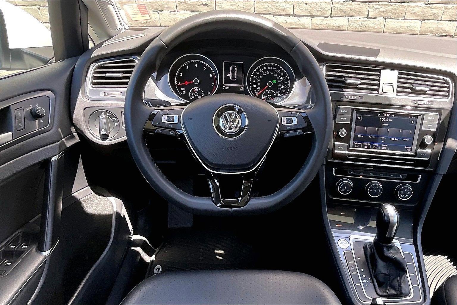 Certified 2021 Volkswagen Golf 4-Door FWD image 4