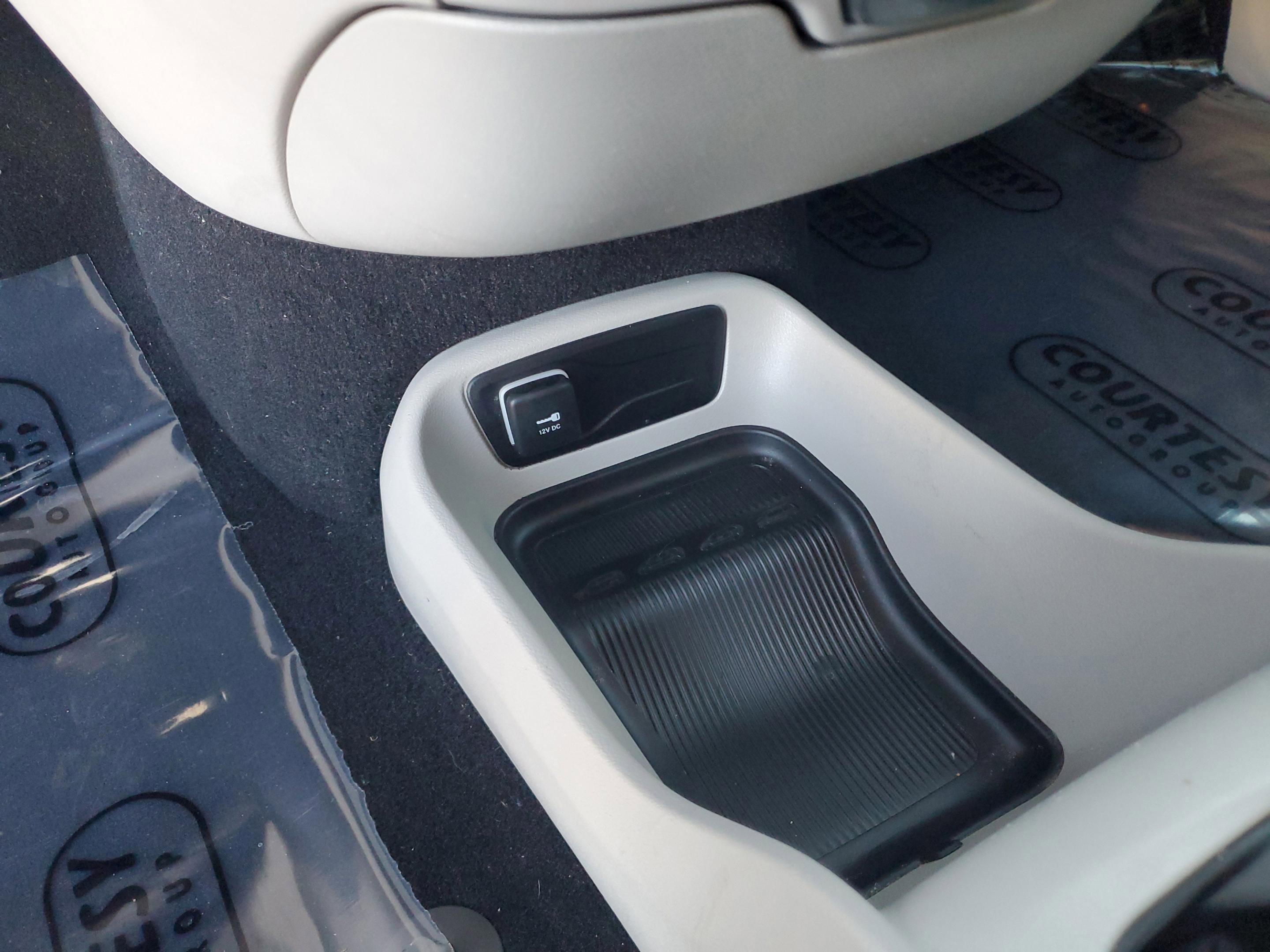 Used 2022 Volkswagen Atlas Cross Sport SE image 22