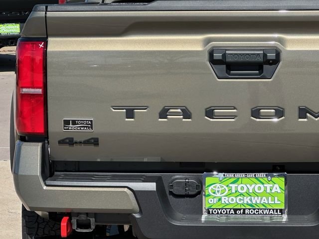 New 2026 Toyota Tacoma TRD Off-Road w/ TRD Off Road Premium Package AWD/4WD image 4
