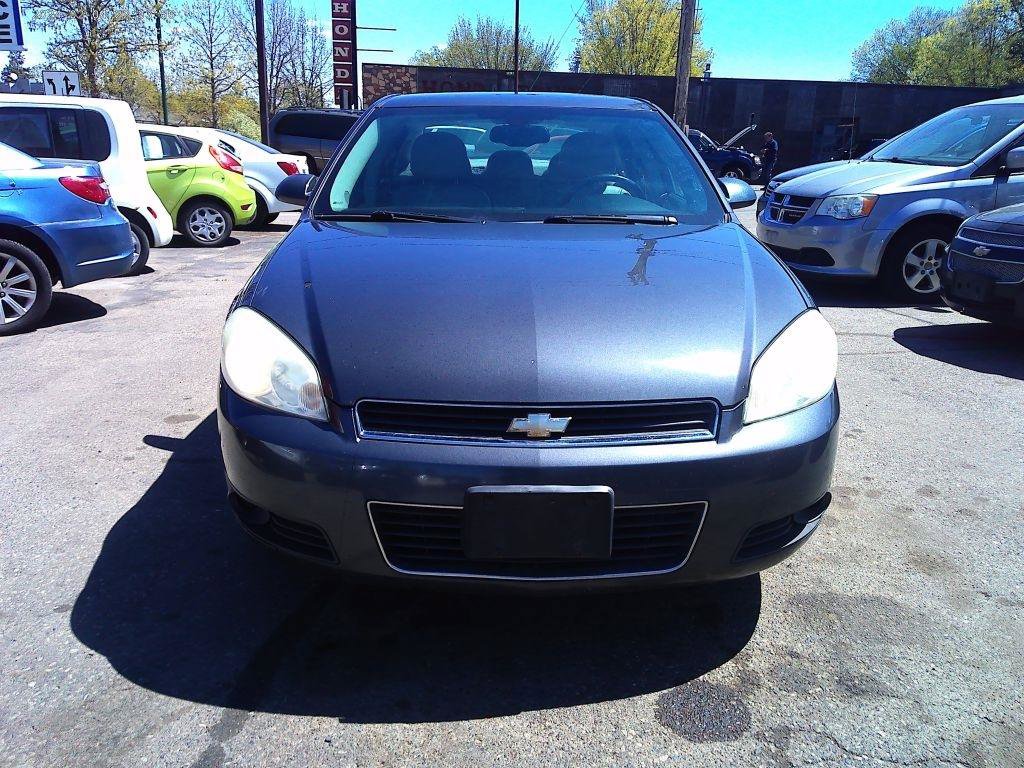 Used 2010 Chevrolet Impala LTZ FWD image 3