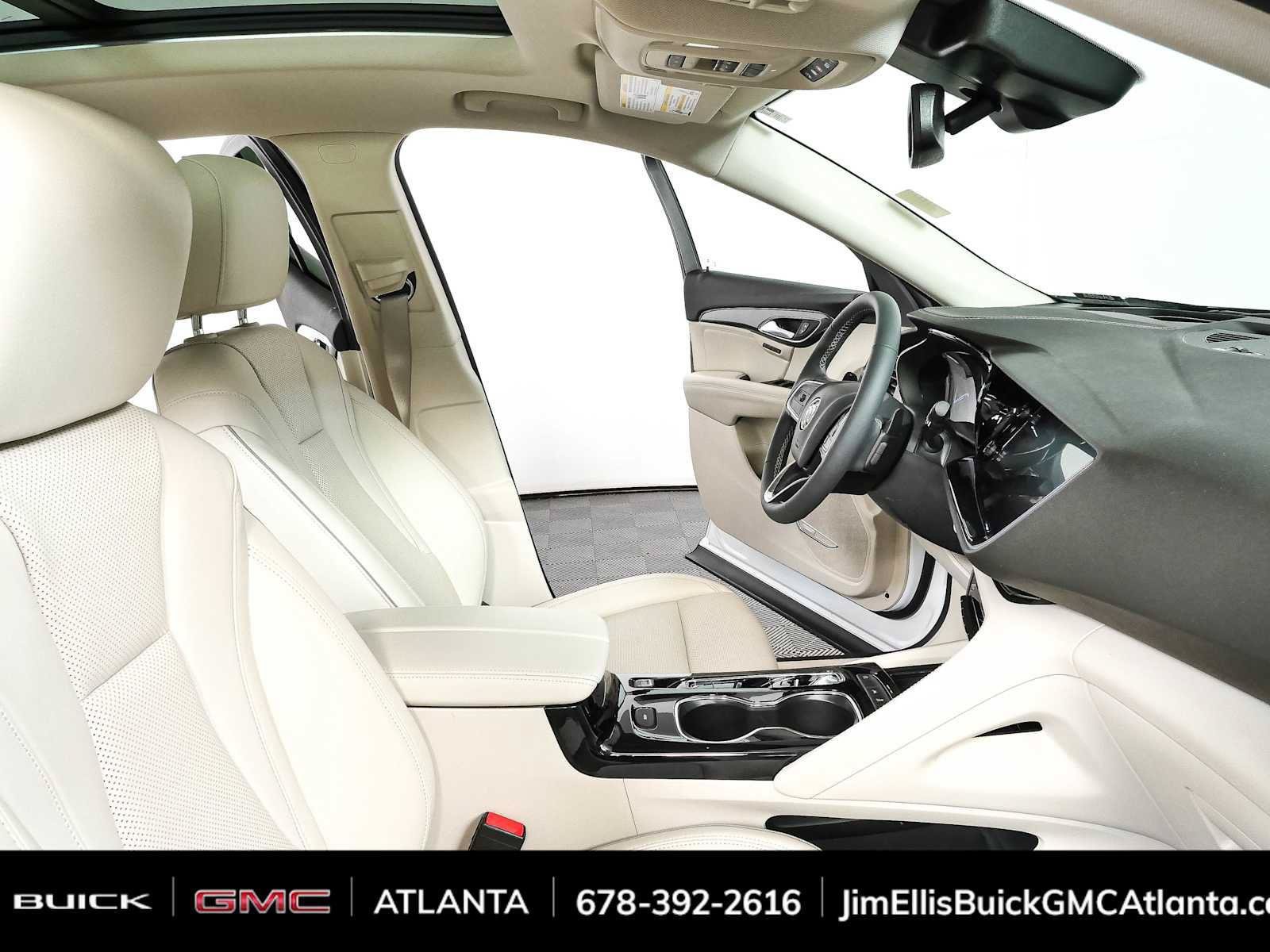 Certified 2022 Buick Envision Essence w/ Technology Package I FWD image 24
