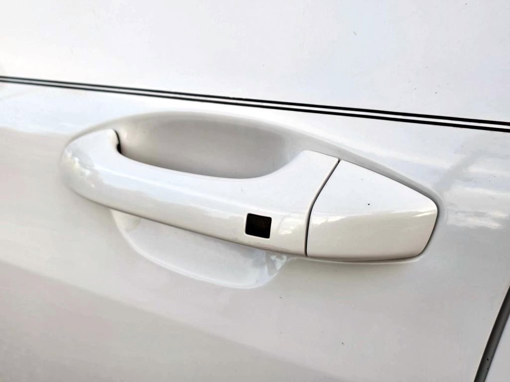 Used 2023 Kia K5 GT-Line image 11