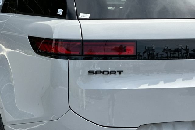 Used 2025 Land Rover Range Rover Sport Dynamic SE AWD/4WD image 26