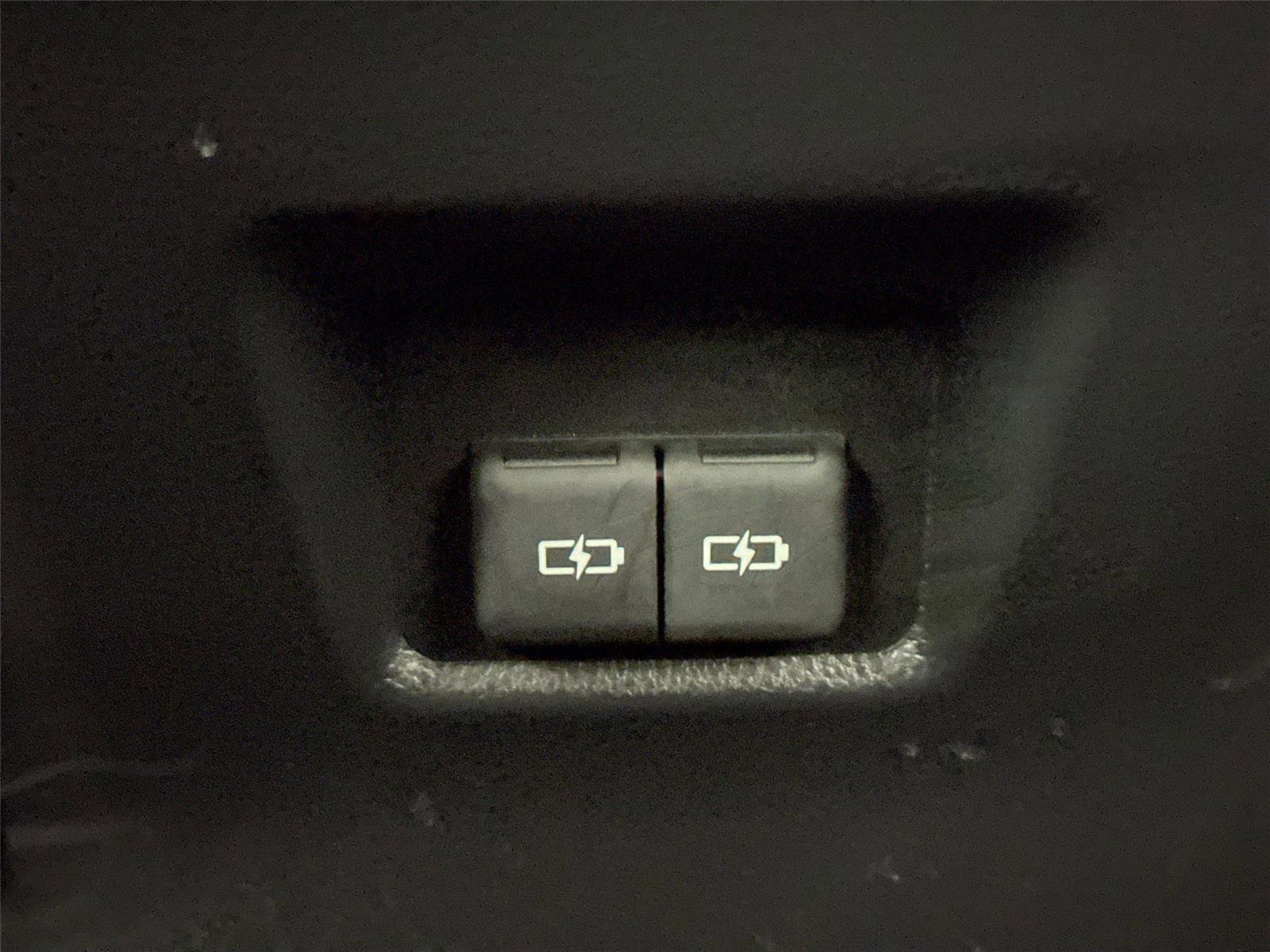 Certified 2022 Toyota RAV4 SE image 34