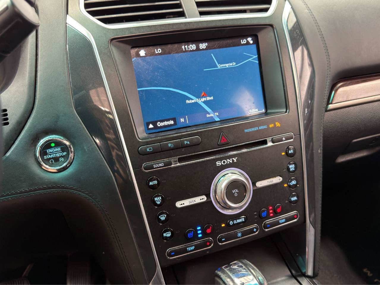 Used 2017 Ford Explorer Platinum AWD/4WD image 19