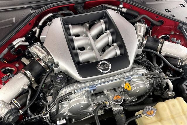 Used 2010 Nissan GT-R Premium AWD/4WD image 28