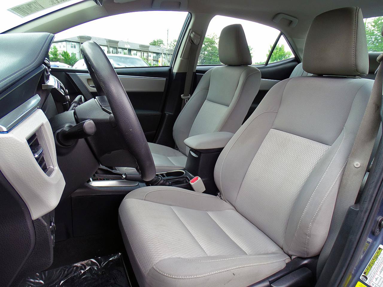 Used 2014 Toyota Corolla LE FWD image 19