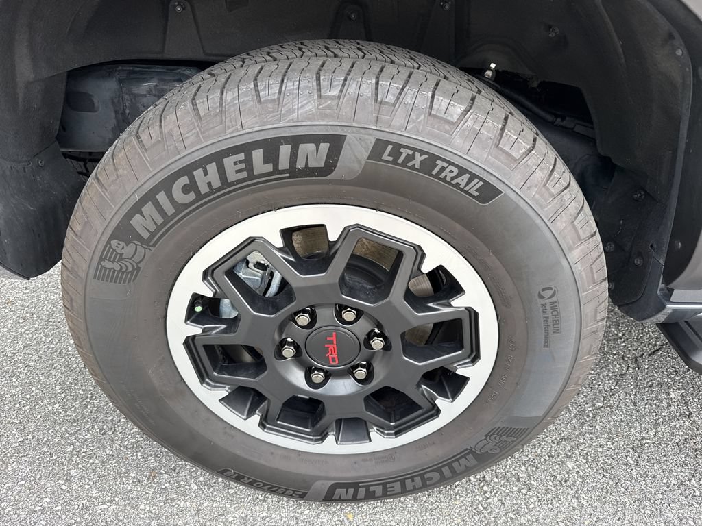 Used 2025 Toyota 4Runner TRD Off-Road Premium AWD/4WD image 17