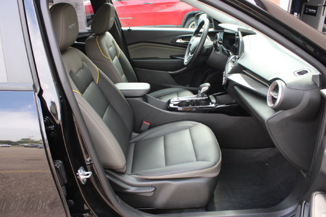 Used 2025 Chevrolet Trax ACTIV w/ Driver Confidence Package FWD image 39