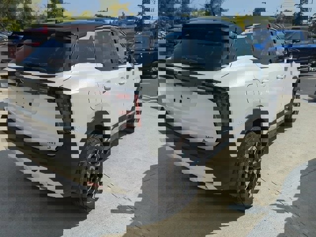 New 2025 Nissan Kicks SV image 3