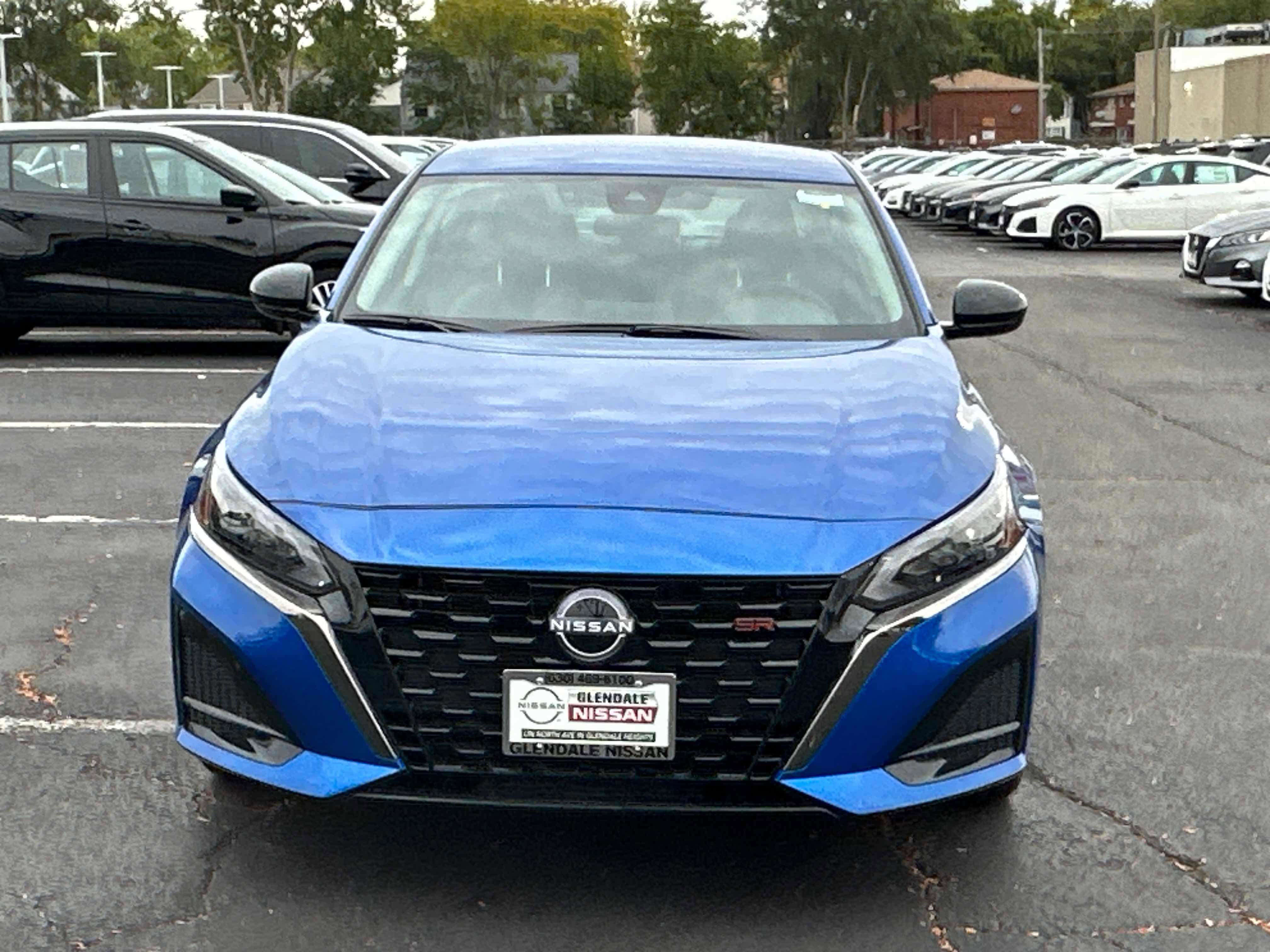 New 2025 Nissan Altima 2.5 SR image 2