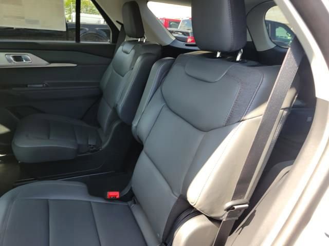 New 2025 Ford Explorer Active w/ Active Comfort Package image 13